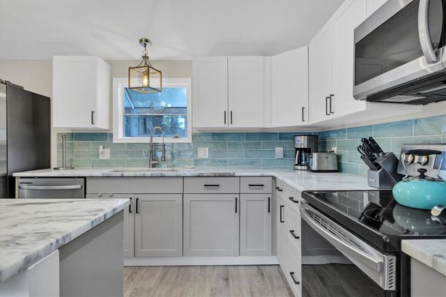 4110 IOLA DRIVE, Sarasota, FL 34231