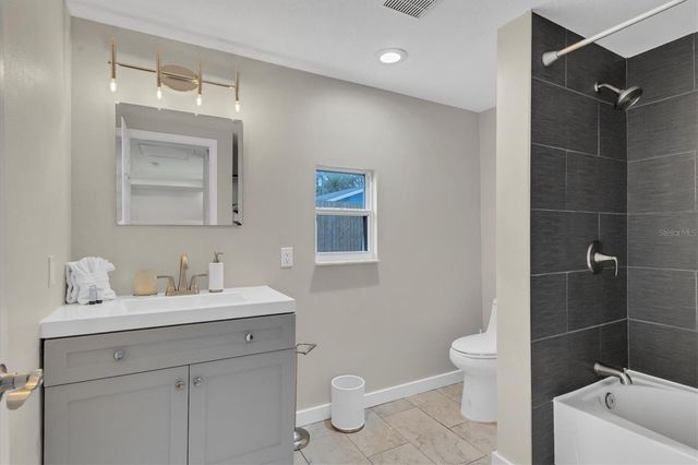 4110 IOLA DRIVE, Sarasota, FL 34231