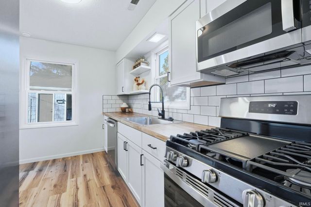 4622 Ridgelane Drive, Fort Wayne, IN 46804