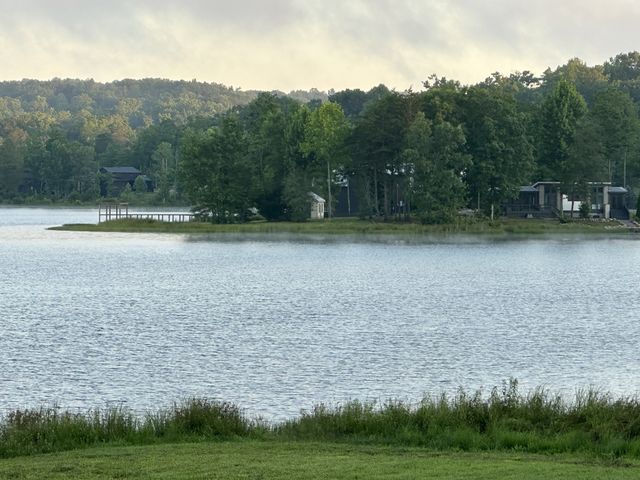 177 Shoreside Ct, Tracy City, TN 37387