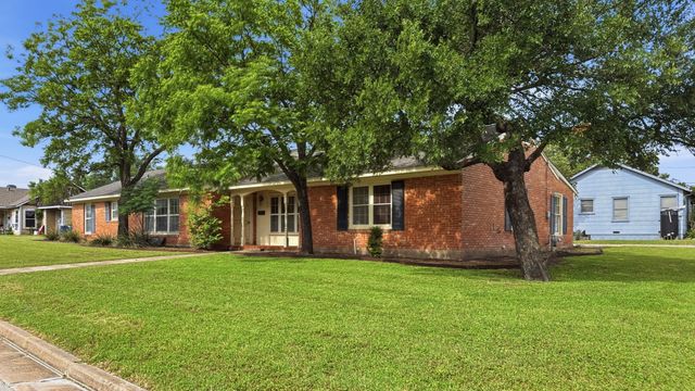 700 Park Street, Gatesville, TX 76528