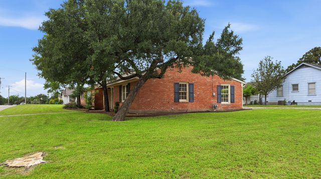 700 Park Street, Gatesville, TX 76528