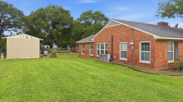 700 Park Street, Gatesville, TX 76528
