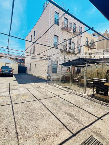 23-58 38th Street, Long Island City, NY 11105