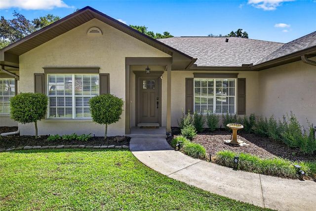 11240 GRANDVIEW DR, Dade City, FL 33525