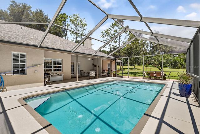 11240 GRANDVIEW DR, Dade City, FL 33525