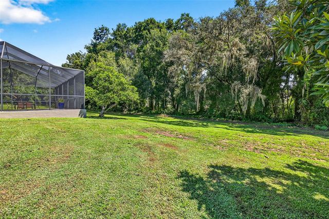 11240 GRANDVIEW DR, Dade City, FL 33525