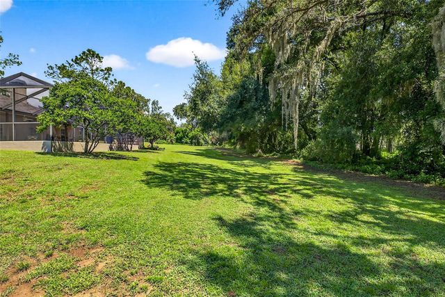 11240 GRANDVIEW DR, Dade City, FL 33525