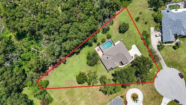 11240 GRANDVIEW DR, Dade City, FL 33525