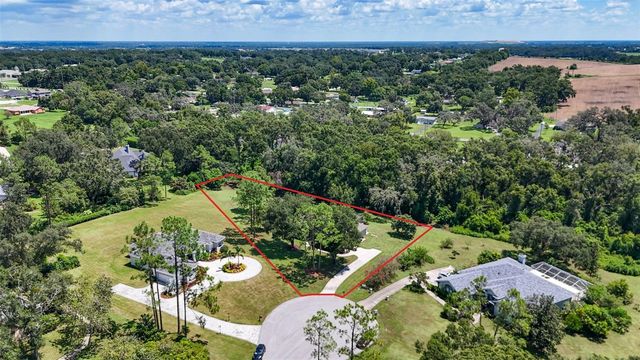 11240 GRANDVIEW DR, Dade City, FL 33525