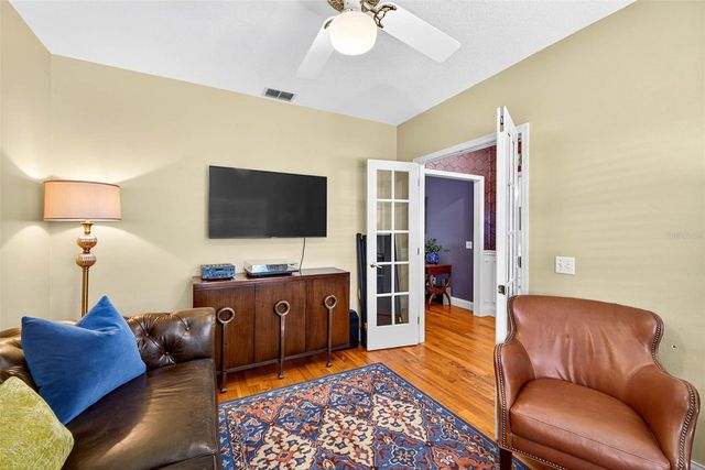 11240 GRANDVIEW DR, Dade City, FL 33525