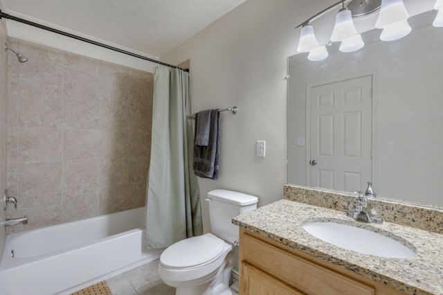 600 8th Street NW D, Albuquerque, NM 87102