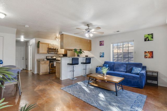 600 8th Street NW D, Albuquerque, NM 87102