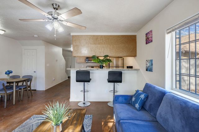 600 8th Street NW D, Albuquerque, NM 87102