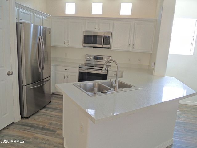 9233 E NEVILLE Avenue 1011, Mesa, AZ 85209