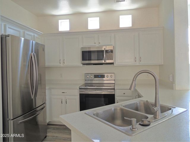 9233 E NEVILLE Avenue 1011, Mesa, AZ 85209