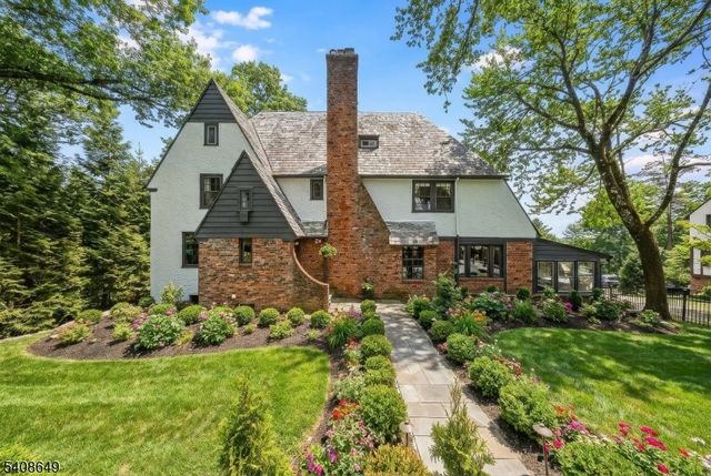 11 Undercliff Road, Montclair Twp., NJ 07042