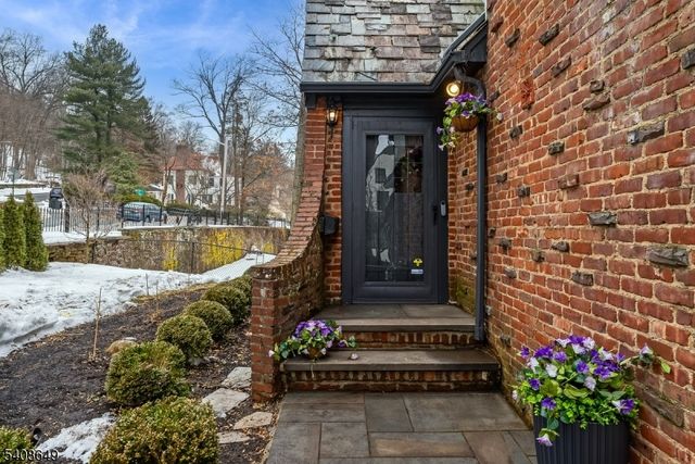 11 Undercliff Road, Montclair Twp., NJ 07042