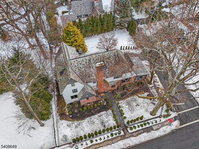 11 Undercliff Road, Montclair Twp., NJ 07042