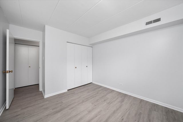 2807 Willow Road 103, Homewood, IL 60430