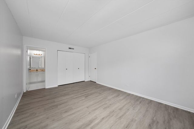 2807 Willow Road 103, Homewood, IL 60430