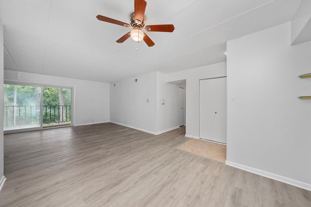 2807 Willow Road 103, Homewood, IL 60430