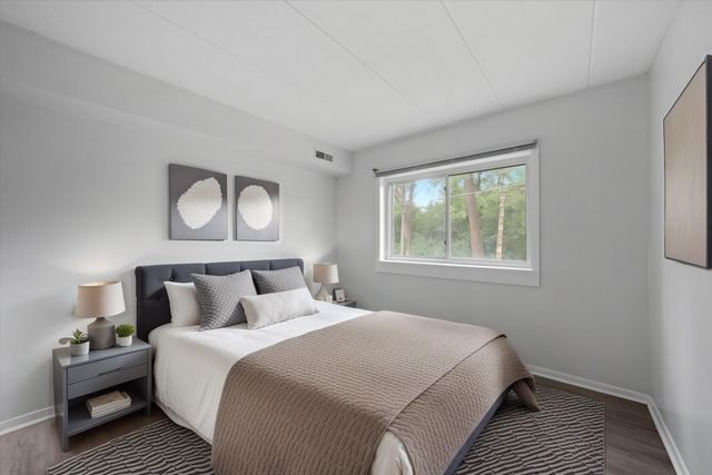 2807 Willow Road 103, Homewood, IL 60430