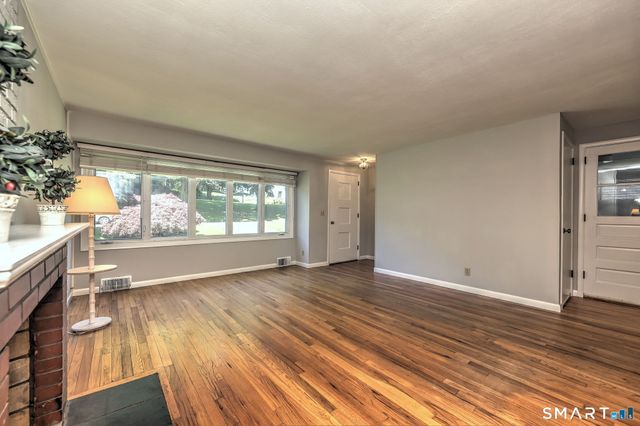 88 Bailey Road, Middletown, CT 06457