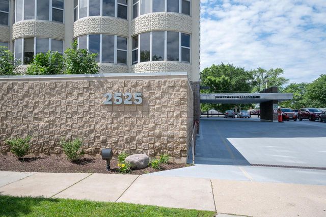 2525 S Shore DRIVE #6B, Milwaukee, WI 53207
