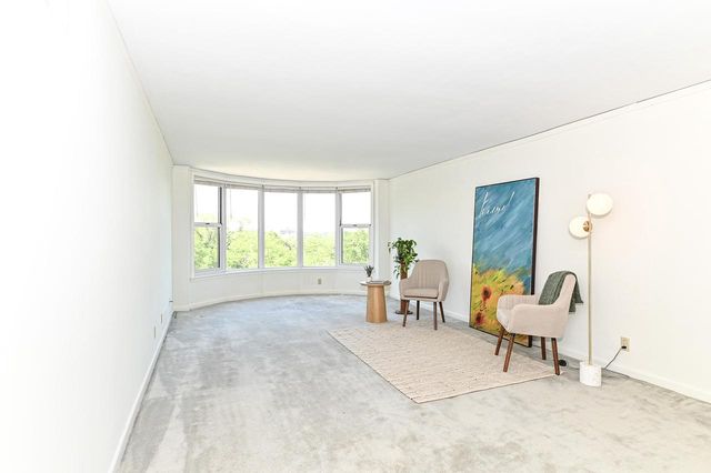 2525 S Shore DRIVE #6B, Milwaukee, WI 53207