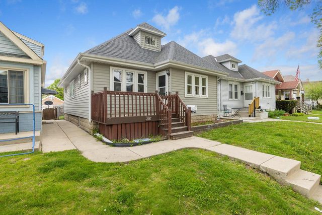 2116 70th STREET, West Allis, WI 53219