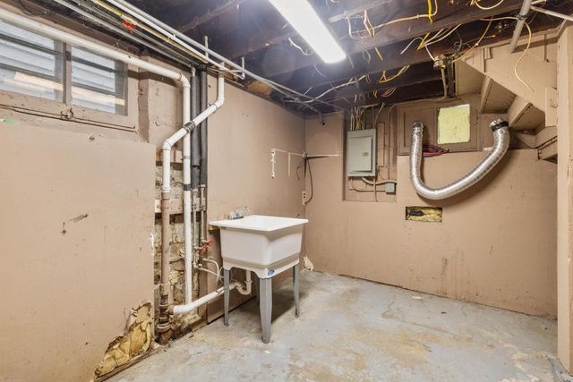 2116 70th STREET, West Allis, WI 53219