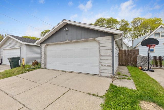 2116 70th STREET, West Allis, WI 53219