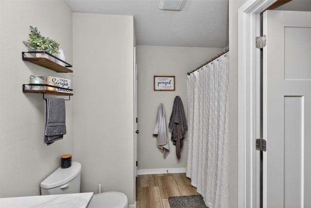 213 NE Adams Avenue, Elkhart, IA 50073