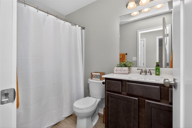 213 NE Adams Avenue, Elkhart, IA 50073