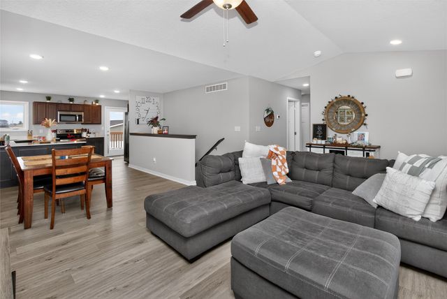 213 NE Adams Avenue, Elkhart, IA 50073