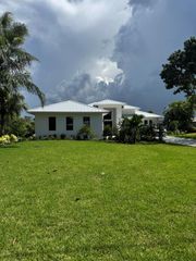 1064 NW Spruce Ridge Drive, Stuart, FL 34994