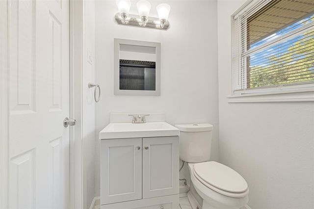 307 Midway Drive, Baytown, TX 77521
