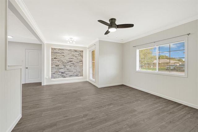 307 Midway Drive, Baytown, TX 77521