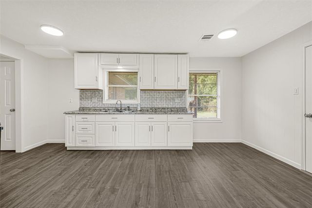 307 Midway Drive, Baytown, TX 77521