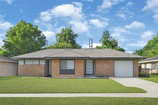307 Midway Drive, Baytown, TX 77521