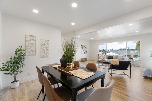 4072 Oak Hill Rd, Oakland, CA 94605