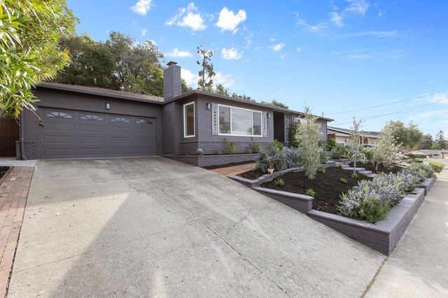 4072 Oak Hill Rd, Oakland, CA 94605