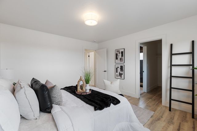 4072 Oak Hill Rd, Oakland, CA 94605