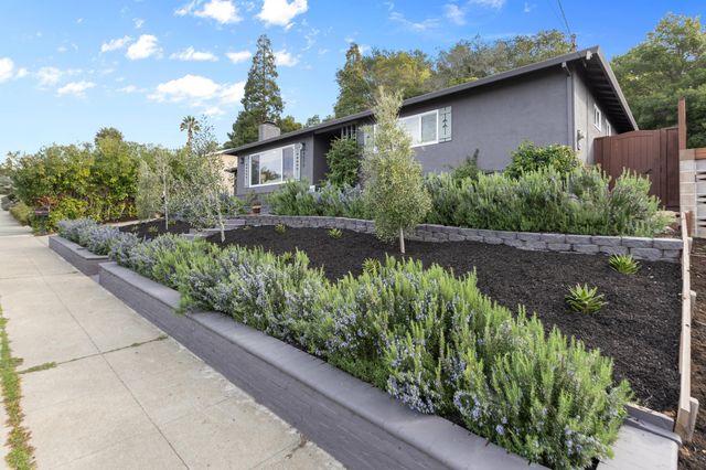 4072 Oak Hill Rd, Oakland, CA 94605