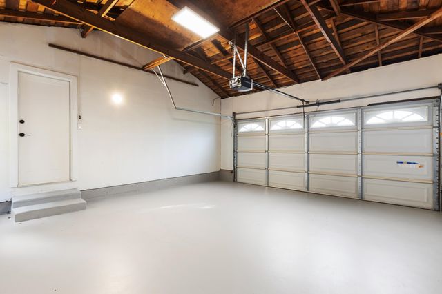 4072 Oak Hill Rd, Oakland, CA 94605