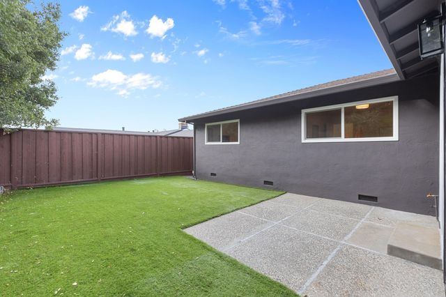 4072 Oak Hill Rd, Oakland, CA 94605