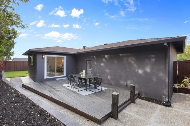 4072 Oak Hill Rd, Oakland, CA 94605