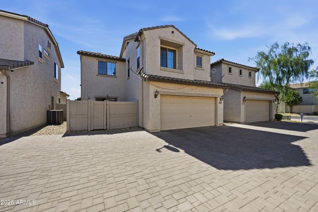 8429 W VERNON Avenue, Phoenix, AZ 85037
