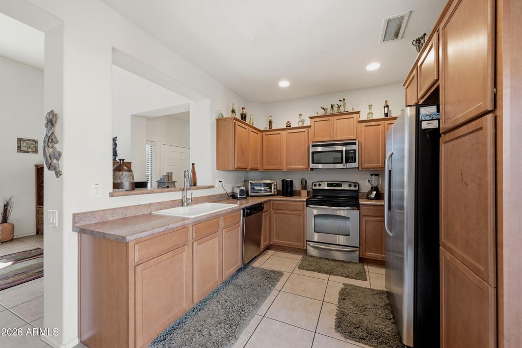 8429 W VERNON Avenue, Phoenix, AZ 85037